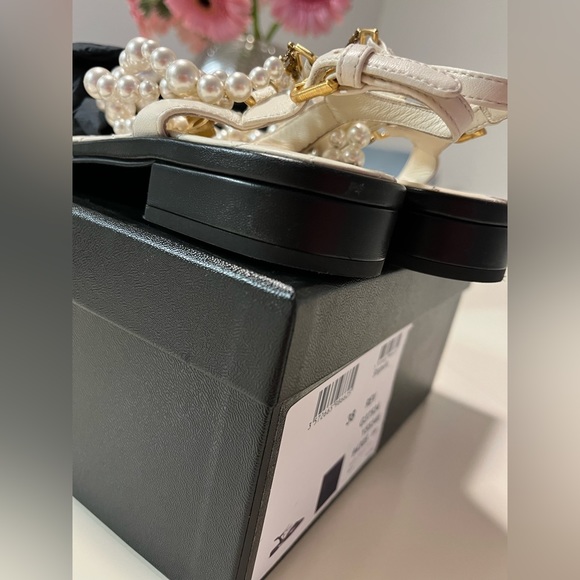 🌸RARE🌸 AUTHENTIC CHANEL PEARL SLINGBACK SIZE 36C gently used condition!! - Picture 9 of 12